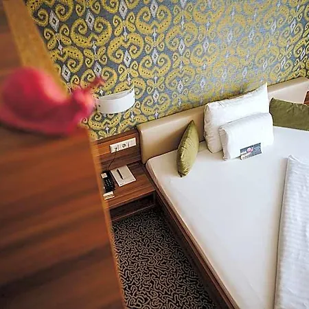 Süd 4*